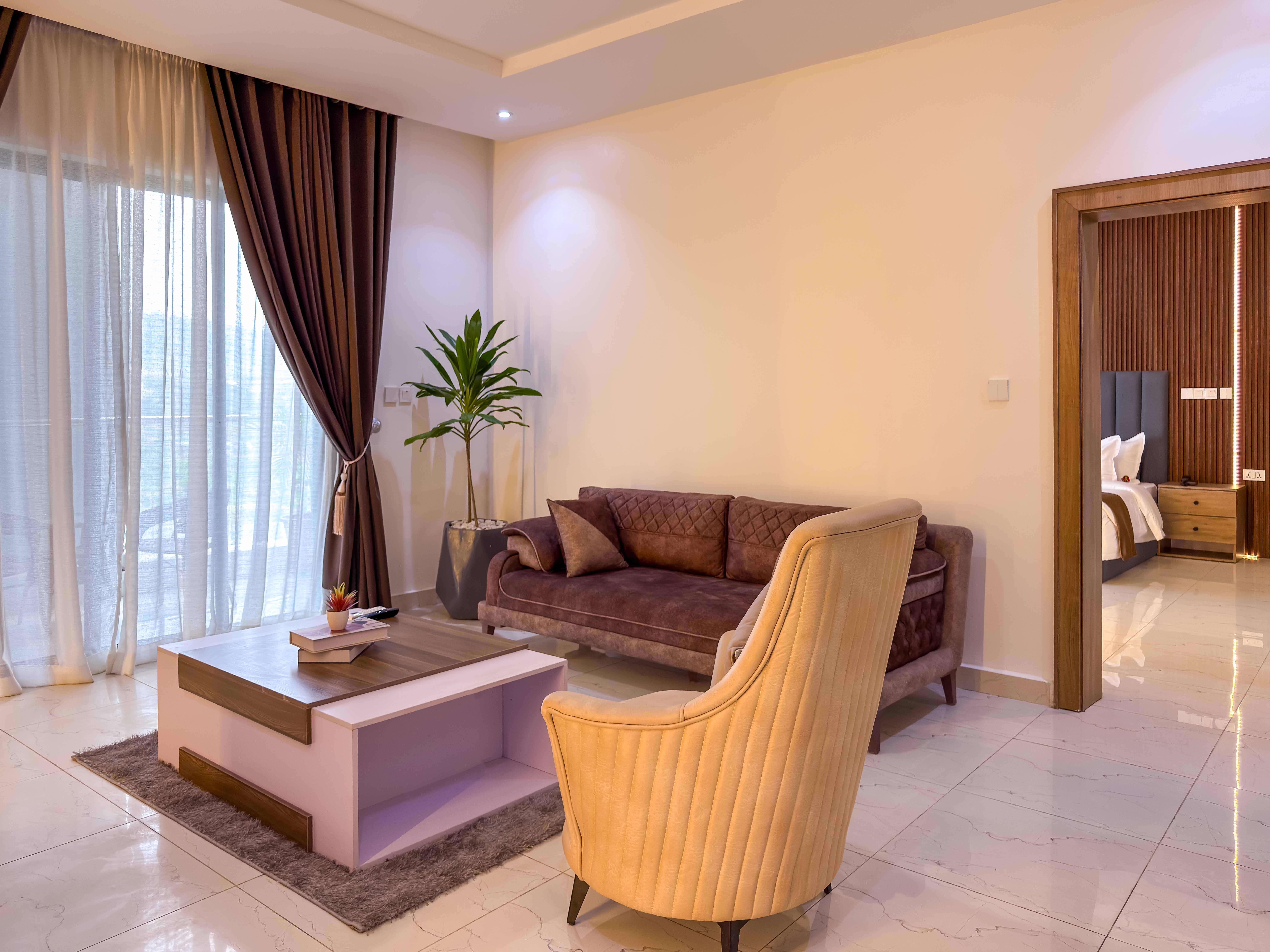 Executive Suite - Image 2